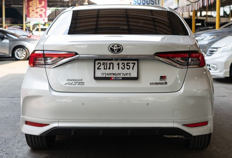Toyota Altis 2022 1.8 Hybrid GR Sport Sedan ไฮบริด ไม่ติดแก๊ส เกียร์อัตโนมัติ ขาว รูปที่ 4