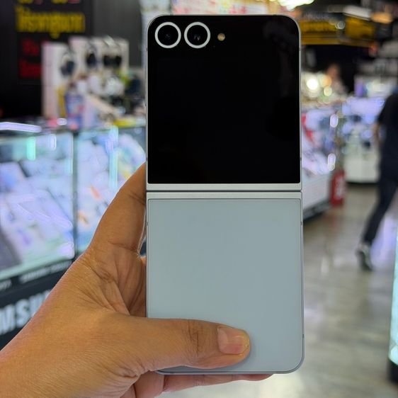 Samsung Z Flip6 256GB สีฟ้า เครื่องศูนย์ สภาพสวยมาก จอ6.7นิ้ว แรม12รอม256 Snap8 Gen3 กล้อง50ล้าน(2ตัว)🔥🔥 รูปที่ 3