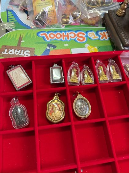 หลวงปู่ศิลา สิริจันโท พระเครื่องราคายกชุด รูปที่ 10