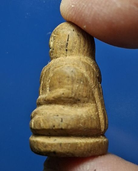 หลวงพ่อเงินไม้โพธิ์แกะ รูปที่ 3