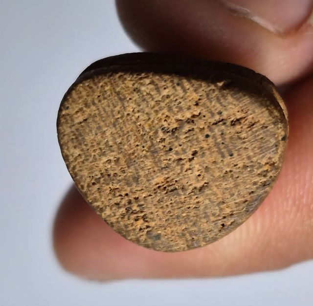 หลวงพ่อเงินไม้โพธิ์แกะ รูปที่ 4