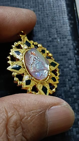 ล็อกเก็ตเนื้อเงินกะไหล่ทอง หลวงพ่อโสธร เก่า รูปที่ 5