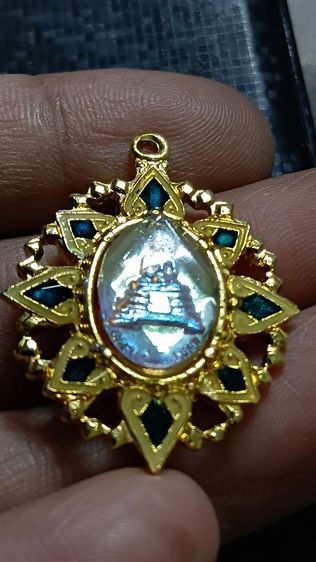 ล็อกเก็ตเนื้อเงินกะไหล่ทอง หลวงพ่อโสธร เก่า รูปที่ 4