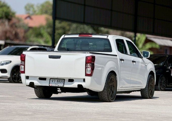 Isuzu D-MAX 2020 1.9 S ดีเซล เกียร์ธรรมดา ขาว รูปที่ 2