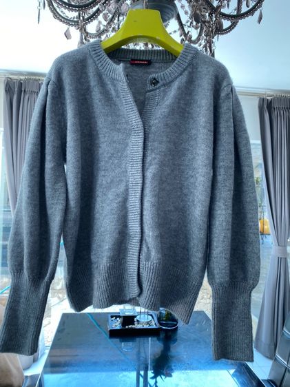 ปราด้า (ติดจองค่ะ)เสื้อไหมพรม สภาพใหม่เอี่ยม  รูปที่ 2