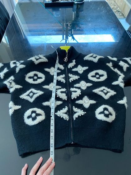 หลุยส์วิตตอง (ติดจองค่ะ)เสื้อไหมพรมอิตาลี ทอปักลาย3D  รูปที่ 14