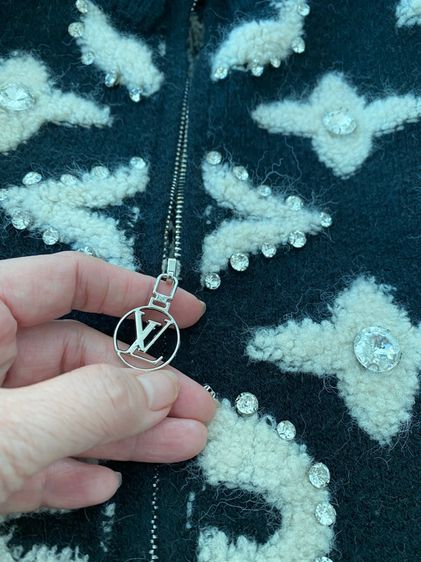 หลุยส์วิตตอง (ติดจองค่ะ)เสื้อไหมพรมอิตาลี ทอปักลาย3D  รูปที่ 7