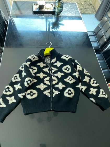 หลุยส์วิตตอง (ติดจองค่ะ)เสื้อไหมพรมอิตาลี ทอปักลาย3D  รูปที่ 2