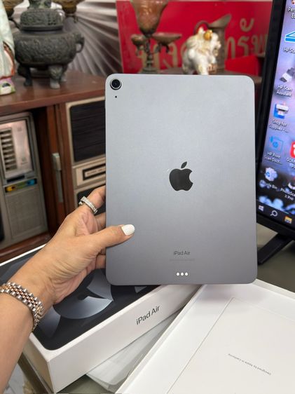ipad air 5 wifi 64 gb สีดำสภาพดี มีแต่กล่องค่ถ รูปที่ 3