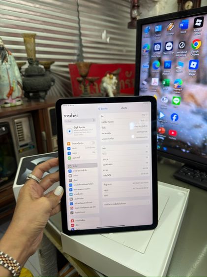 ipad air 5 wifi 64 gb สีดำสภาพดี มีแต่กล่องค่ถ