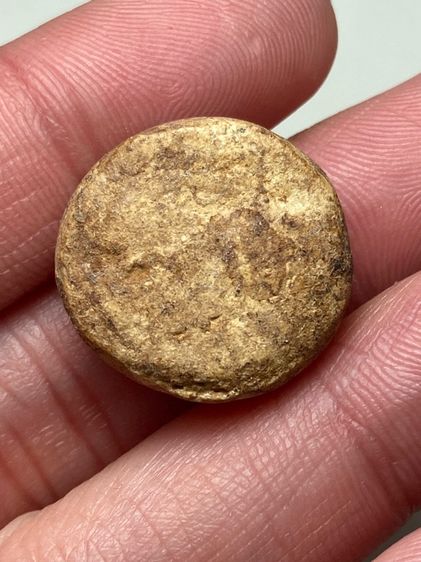 พระปางสมาธิเนื้อผงเม็ดกระดุม รูปที่ 2