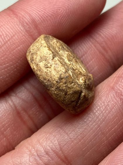 พระปางสมาธิเนื้อผงเม็ดกระดุม รูปที่ 3