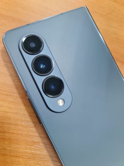 Z Fold 4 12(256 )สีฟ้าซื้อไปเหมือนเครื่องใหม่ เครื่องศูนย์หมดประกันซื้อเคลียสต๊อคมา เครื่องสภาพเหมือนแกะกล่อง แต่กล่องหายไปแล้วนัดรับได้ รูปที่ 4