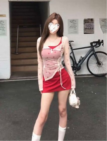 ชุดเซทกระโปรงแดง รูปที่ 3