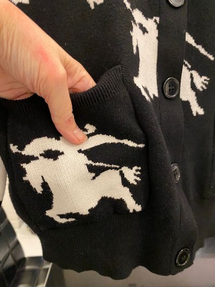 เบอร์เบอรึ่ (ติดจองค่ะ)คาร์ดิแกน สภาพใหม่เอี่ยม เนื้อผ้าดีมากค่ะ  รูปที่ 5