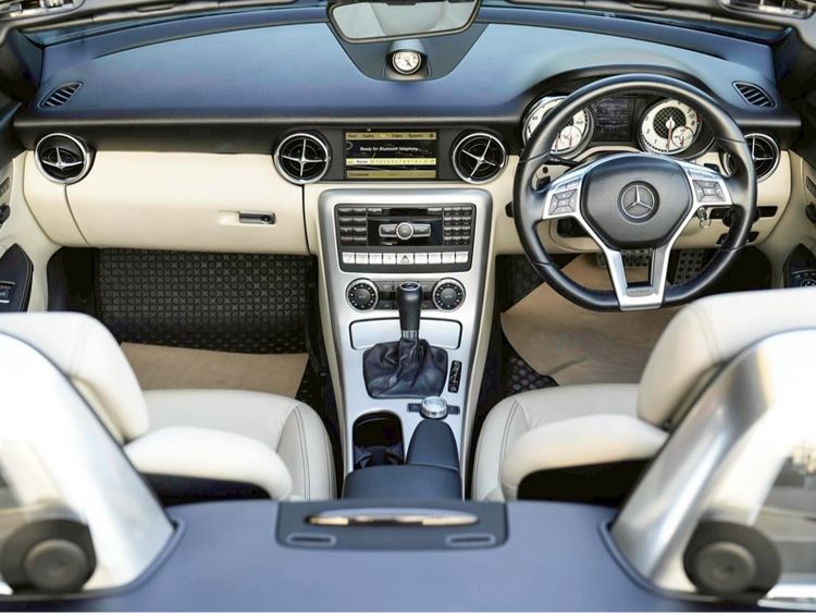 Mercedes-Benz SLK-Class 2015 SLK200 Kompressor Sedan เบนซิน เกียร์อัตโนมัติ ดำ รูปที่ 3