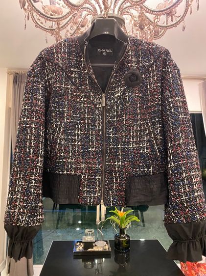 ชาแนล (ติดจองค่ะ)แจ๊กเกจ เนื้อผ้าทอทวีต  สภาพใหม่เอี่ยม  รูปที่ 2