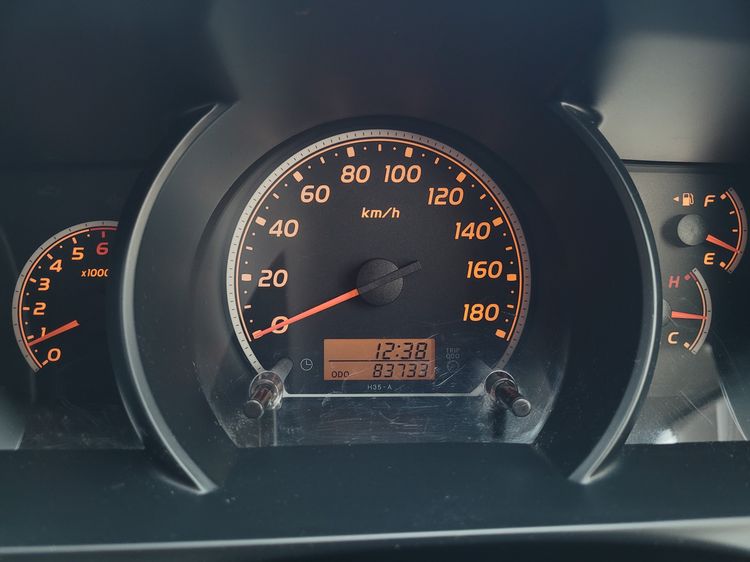 Toyota Commuter 2012 2.7 Van เบนซิน NGV เกียร์ธรรมดา ขาว รูปที่ 2