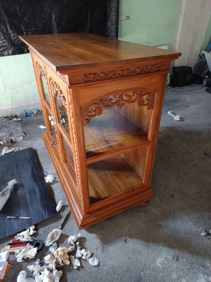 ตู้กระจกไม้สักทอง สภาพดี วางทีวีได้ ดูรายละเอียด รูปที่ 4