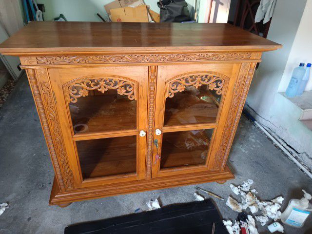 ตู้กระจกไม้สักทอง สภาพดี วางทีวีได้ ดูรายละเอียด รูปที่ 3