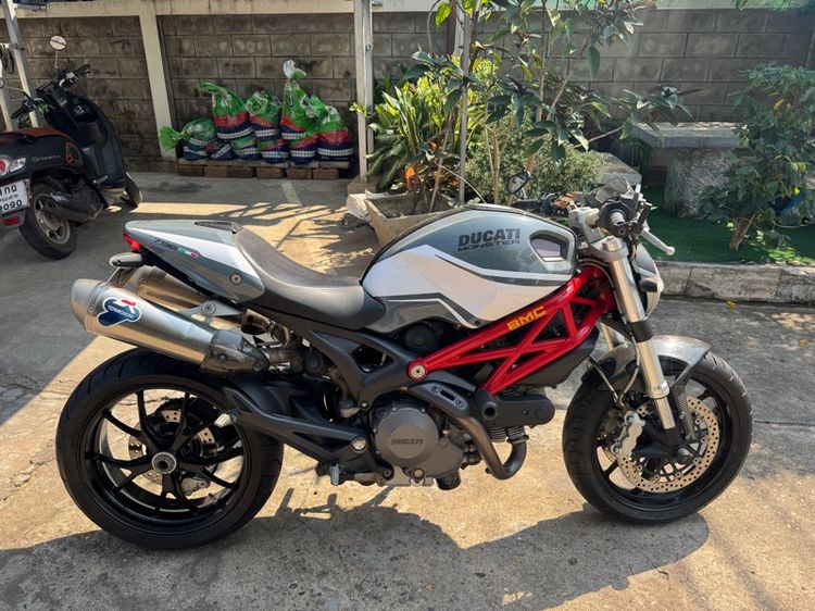 Ducati monster 796