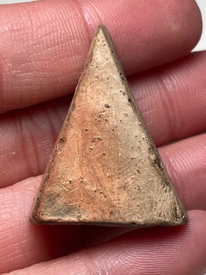 พระปางมารวิชัยเนื้อดินสามเหลี่ยม รูปที่ 2