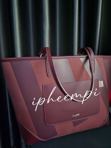 กระเป๋าสะพาย Rally สีแดง ของแท้-ใช้เอง ขอปล่อย 3390  รูปที่ 2