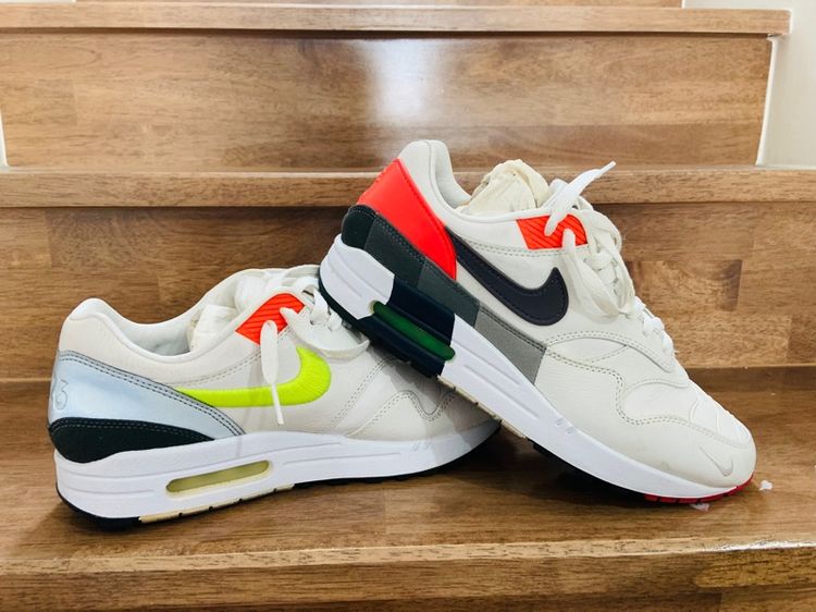 ขาว อื่นๆ รองเท้าผ้าใบ ขนาดอื่น ๆ Dr.Martens รองเท้า NIKE AIR MAX 1 Eoi เบอร์ 40.5 cm 25.5 คนเท้า 25-26 cm ใส่ได้ครับ สภาพดีมาก พื้นเต็ม กล่องครบ ทรงสวย หายากน่าสะลมครับ