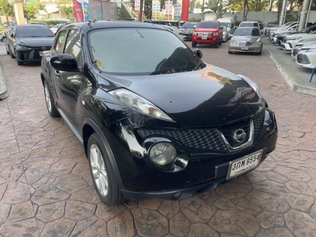 รถ Nissan Juke 1.6 V สี ดำ