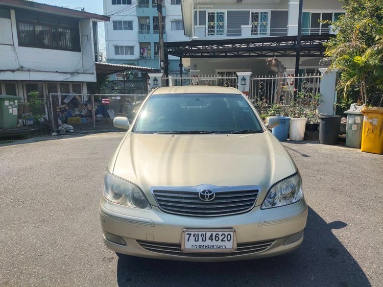 รถ Toyota Camry 2.4 Q สี บรอนซ์ทอง