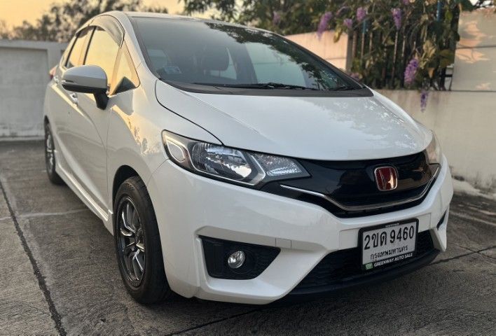 รถ Honda Jazz 1.5 SV i-VTEC สี ขาว