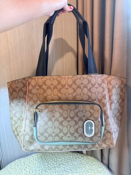 หนังแท้ ไม่ระบุ น้ำตาล Coach Court Tote In Signature Nylon กระเป๋าเดินทางหายากมาก ของแท้มือสอง ใหม่มาก Used Like New