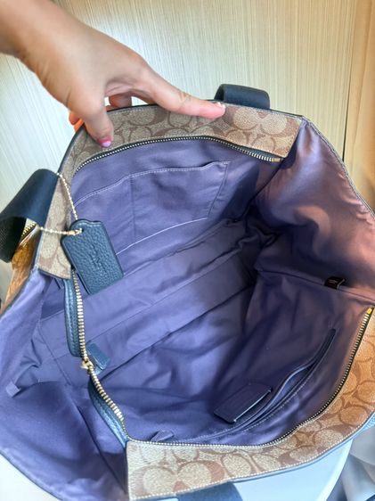 Coach Court Tote In Signature Nylon กระเป๋าเดินทางหายากมาก ของแท้มือสอง ใหม่มาก Used Like New รูปที่ 4