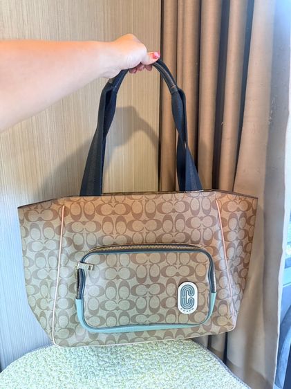 Coach Court Tote In Signature Nylon กระเป๋าเดินทางหายากมาก ของแท้มือสอง ใหม่มาก Used Like New รูปที่ 2