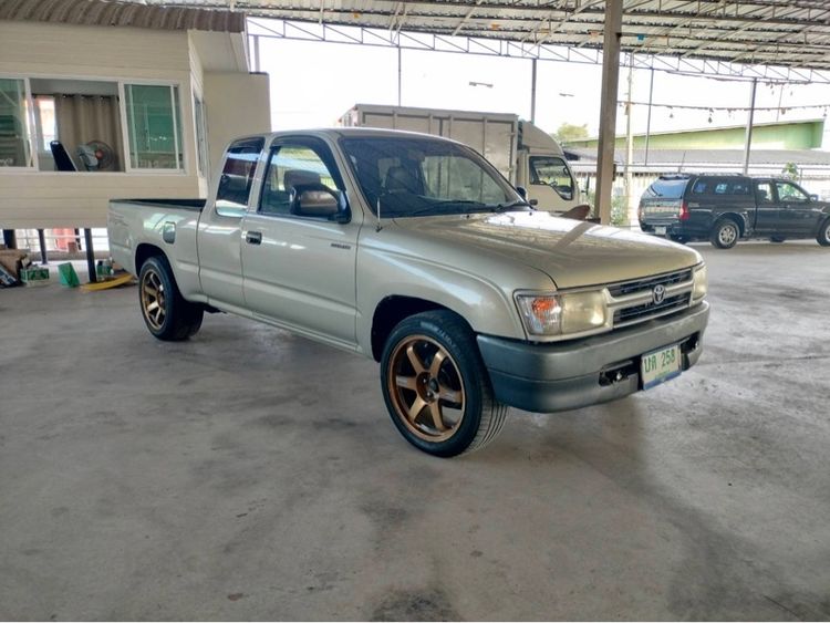 รถ Toyota Hilux Tiger 2.5 GL สี น้ำตาล
