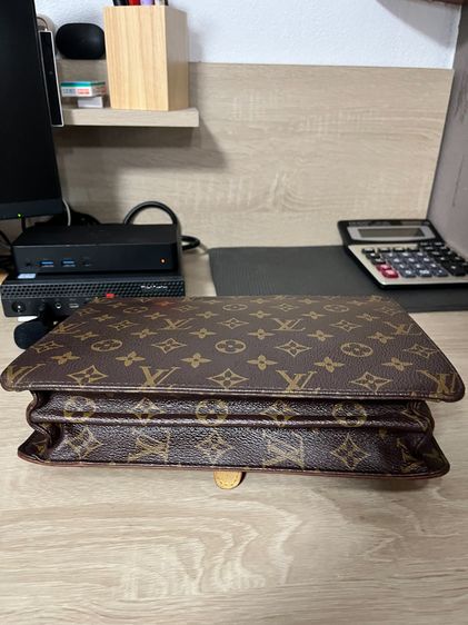 Louis Vuitton envelope messenger 1970 (vintage Purse Pocket Book) ของแท้ รูปที่ 6