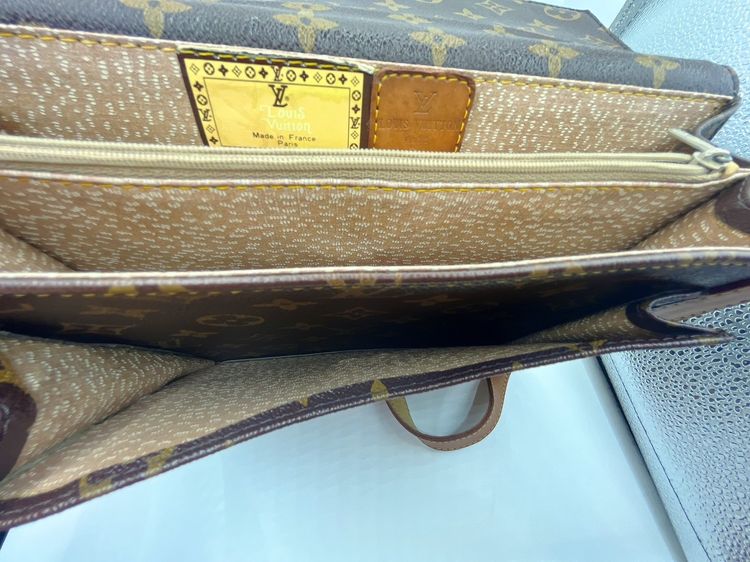 Louis Vuitton envelope messenger 1970 (vintage Purse Pocket Book) ของแท้ รูปที่ 9