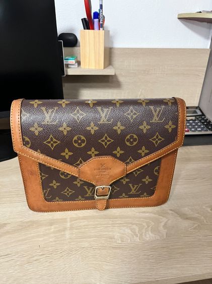 Louis Vuitton envelope messenger 1970 (vintage Purse Pocket Book) ของแท้