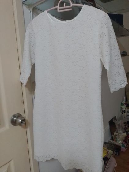 เดรสลูกไม้ 