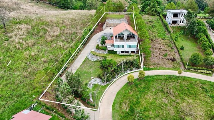 ขายที่ดินพร้อมบ้านเดี่ยว วิวภูเขาเต็ม ๆ ต.แคมป์สน อ.เขาค้อ จ.เพชรบูรณ์ บ้านท่ามกลางภูเขาล้อมรอบ อากาศบริสุทธิ์ เย็นสบายตลอดปี