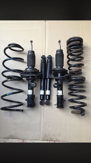 โช้คSTANDARD  HYUNDAI  H1 สภาพ90ครบชุด5000บาท รูปที่ 2