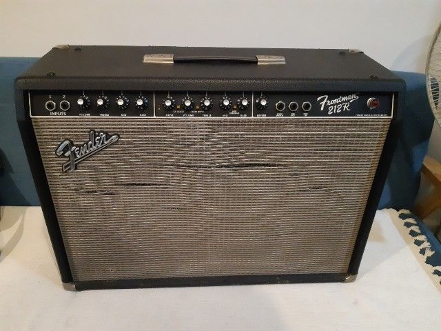 ขายแอมป์ Fender 212 R