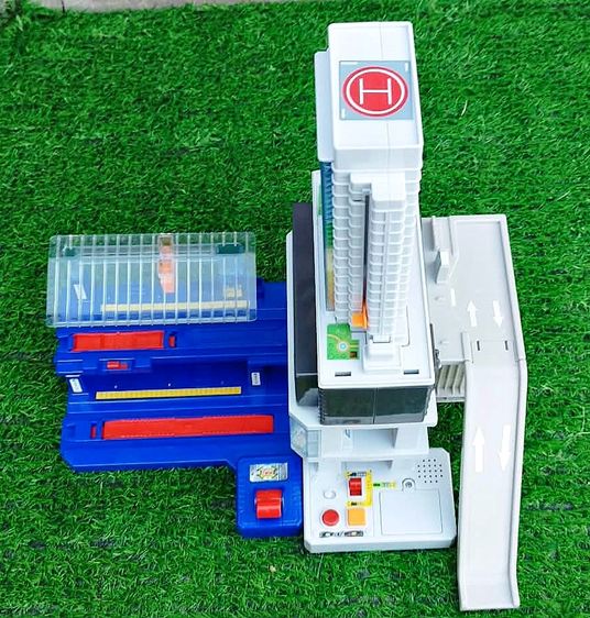 Tomy Grade Separation Mega Station Building  Plarail สถานี 2 ชั้น มีจอแสดงภาพ led มือสอง รูปที่ 6