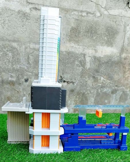 Tomy Grade Separation Mega Station Building  Plarail สถานี 2 ชั้น มีจอแสดงภาพ led มือสอง รูปที่ 2