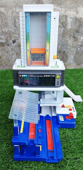 Tomy Grade Separation Mega Station Building  Plarail สถานี 2 ชั้น มีจอแสดงภาพ led มือสอง รูปที่ 5