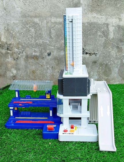 Tomy Grade Separation Mega Station Building  Plarail สถานี 2 ชั้น มีจอแสดงภาพ led มือสอง รูปที่ 3