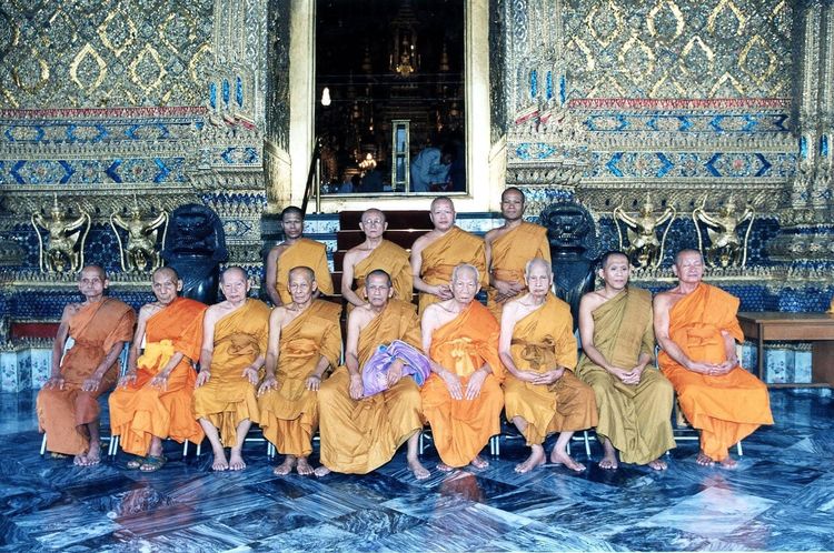 พระขุนแผนหรือพระ 5 เหลี่ยมจัดสร้างปี 2546 โดย สมเด็จพระมหาธีราจารย์ (นิยม ป.ธ.๙) วัดชนะสงคราม รูปที่ 10