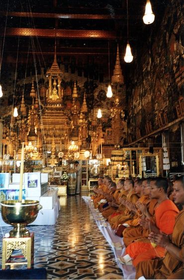 พระขุนแผนหรือพระ 5 เหลี่ยมจัดสร้างปี 2546 โดย สมเด็จพระมหาธีราจารย์ (นิยม ป.ธ.๙) วัดชนะสงคราม รูปที่ 4