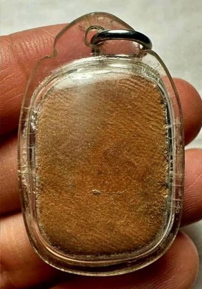 หลวงพ่อปาน เนื้อดินทรงครุฑ เลี่ยมเก่า จ.อยุธยา รูปที่ 3