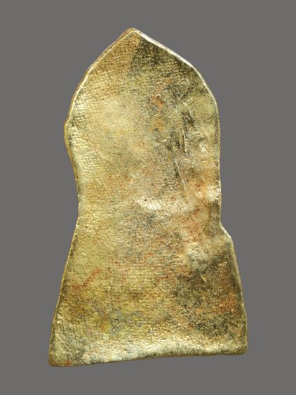 พระพุทธชินราช ใบเสมา พิมพ์ฐานสูง เนื้อทองดอกบวบ กรุวัดพระศรีรัตนมหาธาตุ จ.พิษณุโลก รูปที่ 2